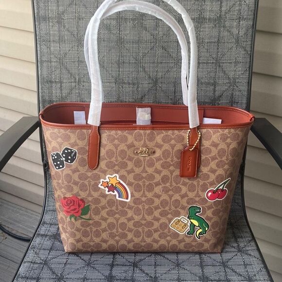 Coach City Tote Bag Purse In Signature Canvas With Sticker Print - Picture 2 of 8